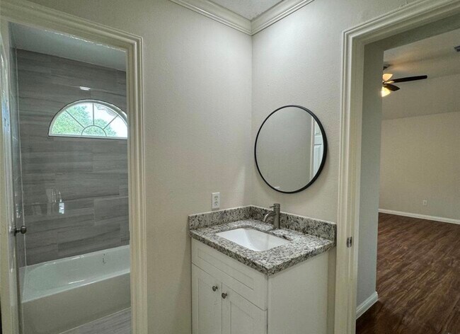 Photo - 5015 Cottonglen Ct