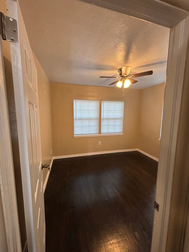 Cama 1 - 1313 Golfview St