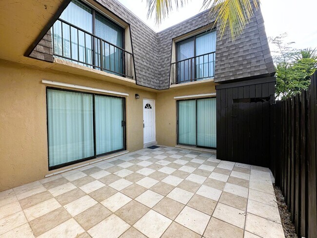 Photo - 303 Waterview Dr