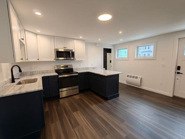 Building Photo - 225 State St Unit Apt 1