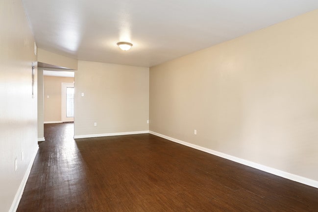 The Mayfair Apartment Homes For Rent In New Orleans La Forrent Photo The Mayfair Apartment Homes