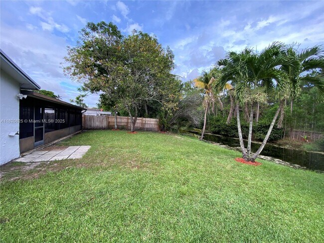 Photo - 8250 Southampton Dr