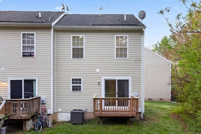 Photo - Newly Renovated Townhome in Presidential Lakes