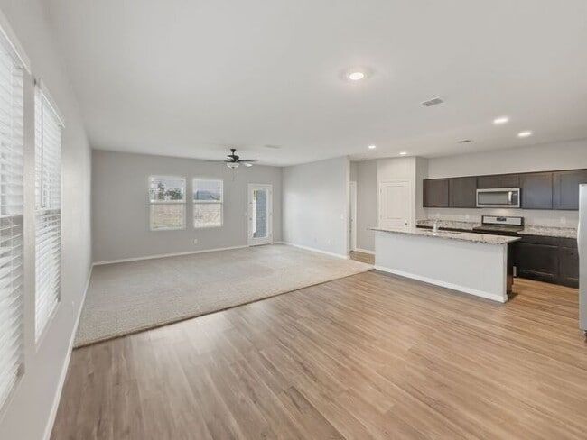 Photo - Spacious 4 Bedroom, 3 Bathroom home in Litchfield Park!