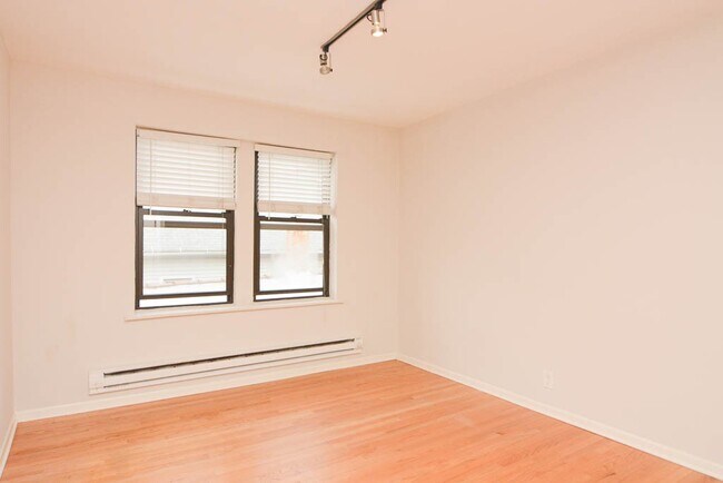 Photo - 2852 W Palmer St Unit 013