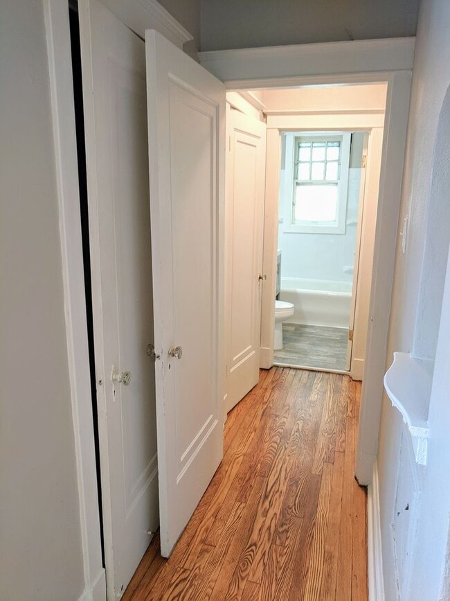 Photo - Charming 1 bedroom Apartment. Professional... Unit 3852-1S