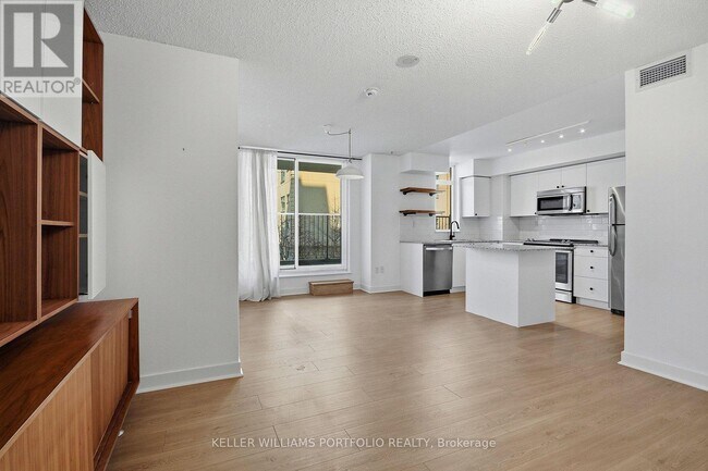 Photo - 816 Lansdowne Ave Unit 119