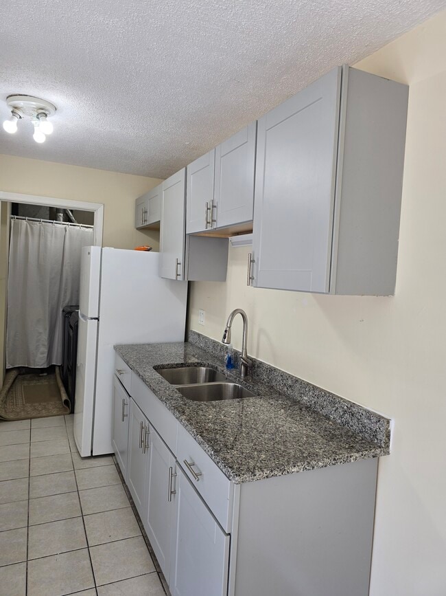 Photo - 1751 Queensbury Cir