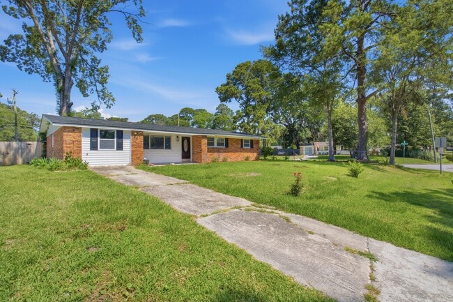 Building Photo - 12433 Deerfield Rd