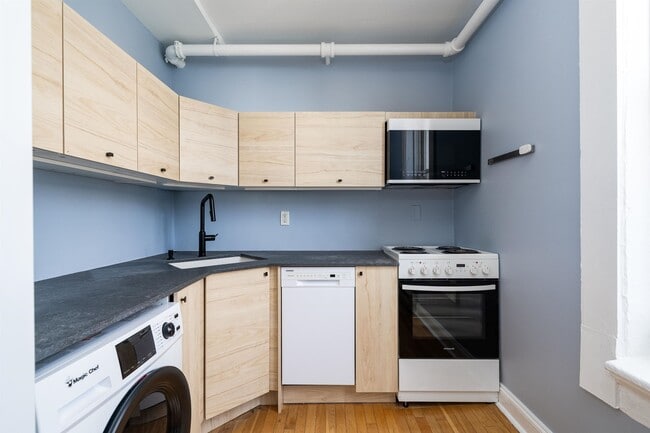Building Photo - 235 Monroe St Unit 14 Rental