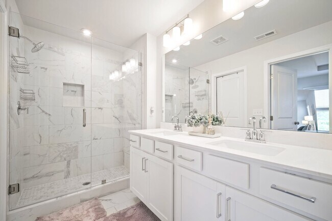 Photo - 1595 Ridgebrook Downs