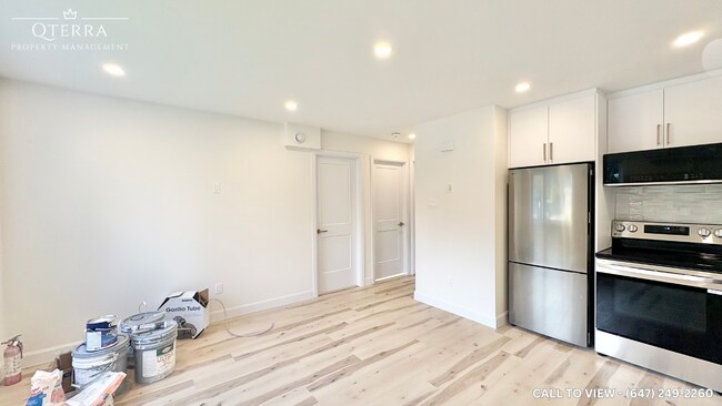 Photo - 692 Crystal St Unit 692B Crystal St, Ottawa,