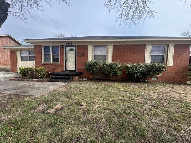 Building Photo - 1618 Mt Washington Rd