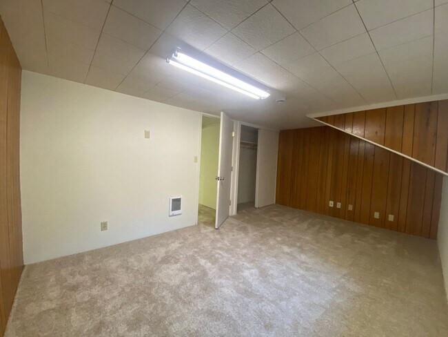 Photo - Lewis & Clark Graduate/Law Students ONLY Unit Room 3
