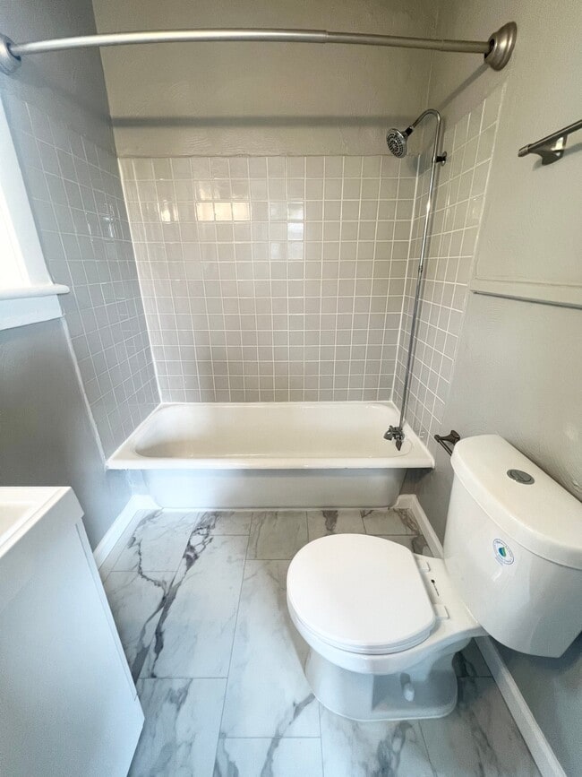 Photo - 1411 Leigh St Unit Apt. 4B