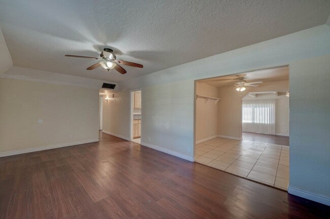 Photo - 2133 W Morten Ave