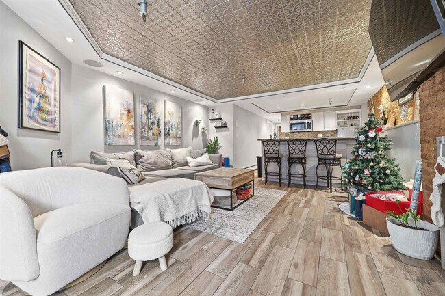 Photo - 535 Bloomfield St Unidad BS