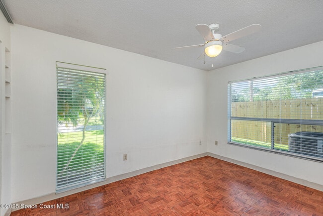 Photo - 261 Edgewater Ave SE