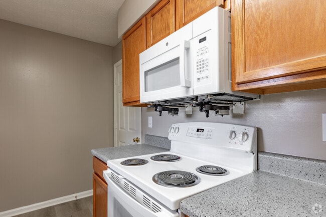 1BR, 1BA - 928SF (Type C) - Kitchen