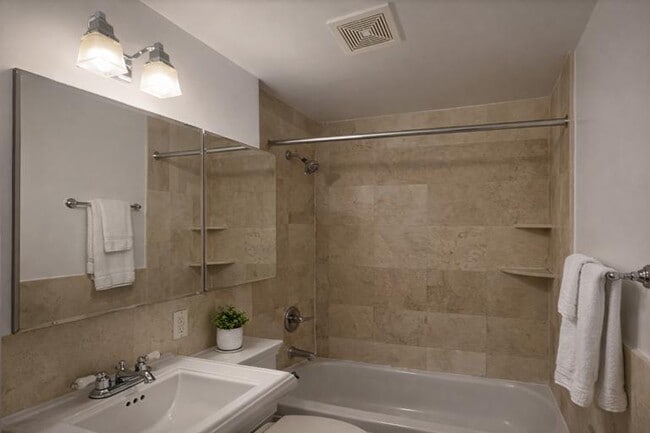 Photo - 416 E 13th St Unit 3A