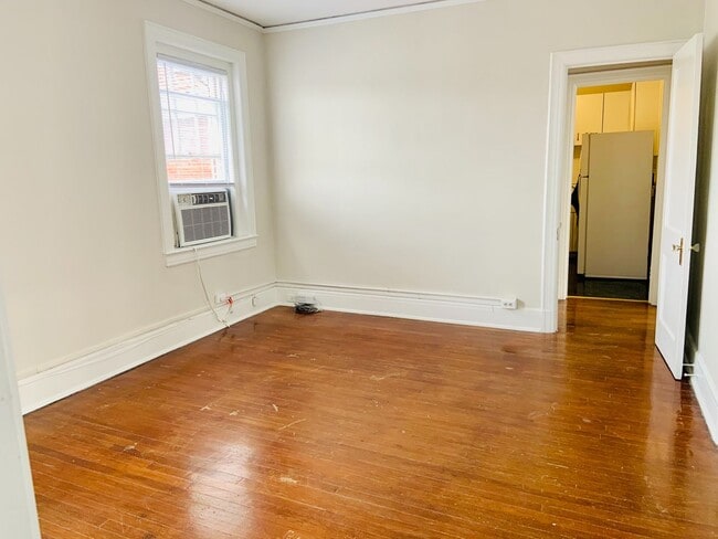 Photo - 1 BR, 3rd floor Apartment in Downtown Greensboro, Water & Heat Included