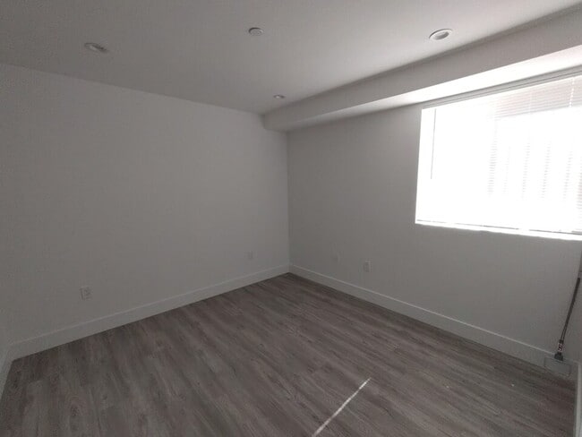 Photo - PRIVATE ROOM WITH PERSONAL BATHROOM & SHOWER Unit 204 (unfurnished)