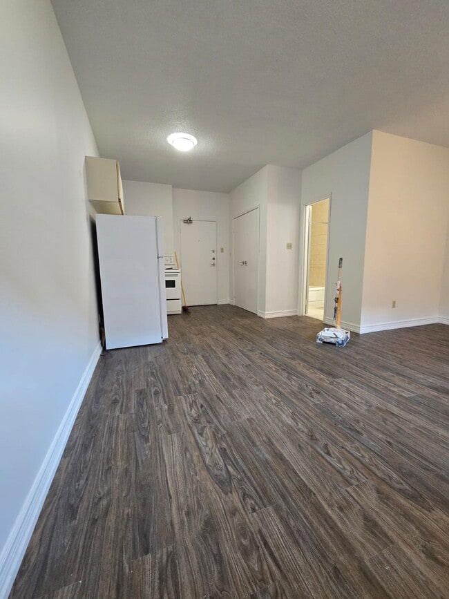 Building Photo - 49 Willow St Unit B2