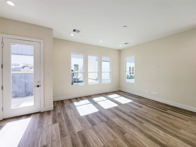 Photo - 5931 Beall St