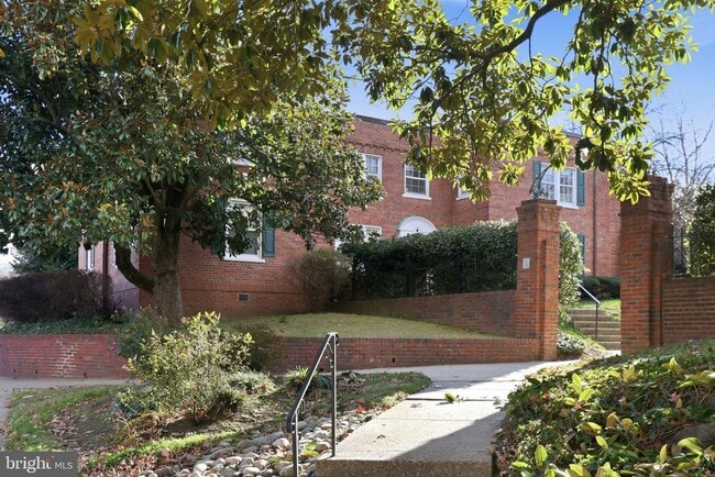 Photo - 1744 N Rhodes St Unit 310