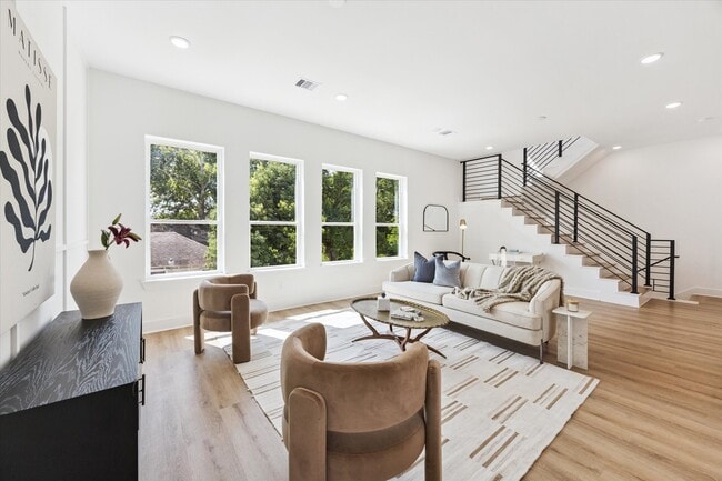 Photo - 6343 W Montgomery Rd