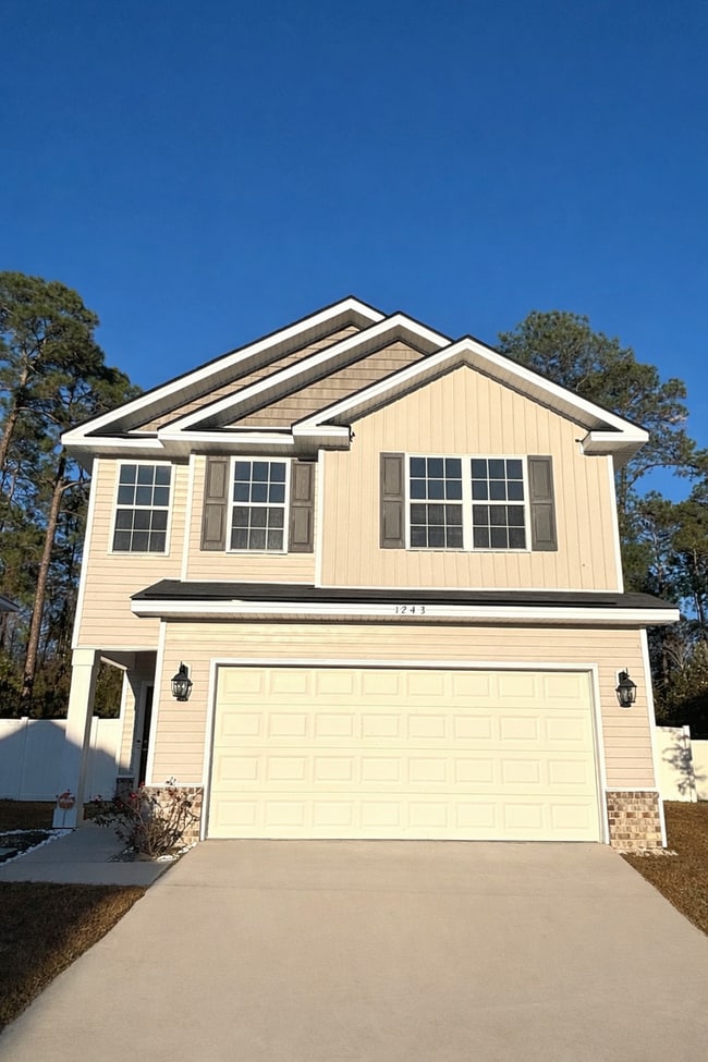 Building Photo - FOR RENT