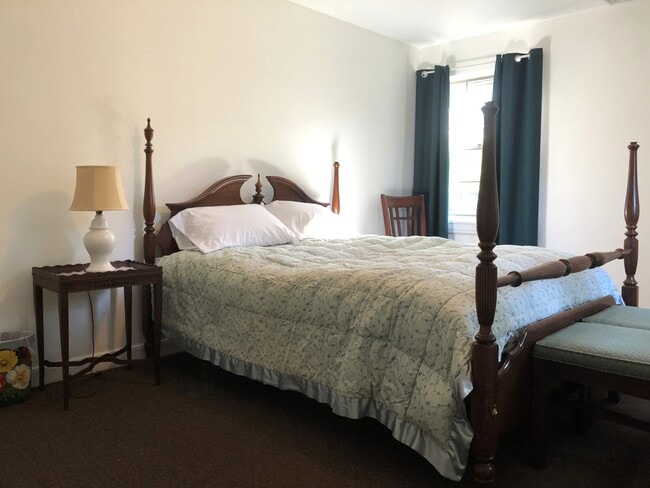 Main Bedroom1 - 216 Green Ave Unit 2ndFloor