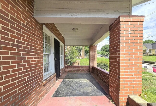 Photo - 2483 Beech Ave