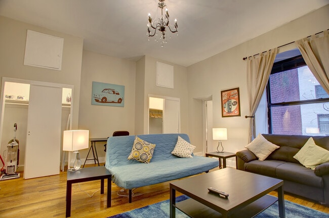 64 W 82nd St