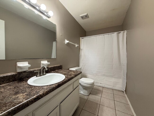 Photo - BREWSTER ESTATES duplex available NOW! Unit 4223