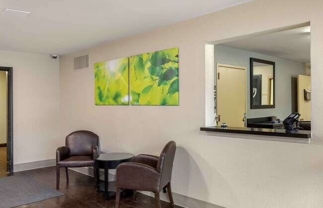 Photo - Furnished Studio-Omaha - West