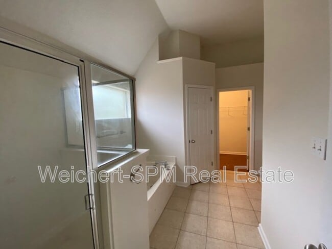 Photo - 325 Mossy Springs Dr