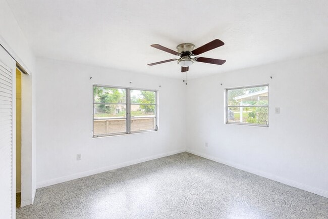 Photo - 1440 Mandel Rd