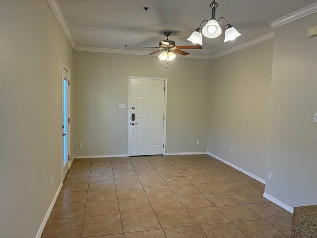 Photo - 5402 Marcella Ave Unidad #102A