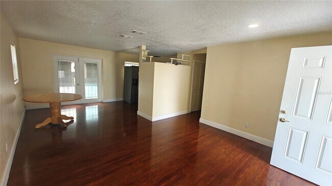 Photo - 6918 Ravenna Ave