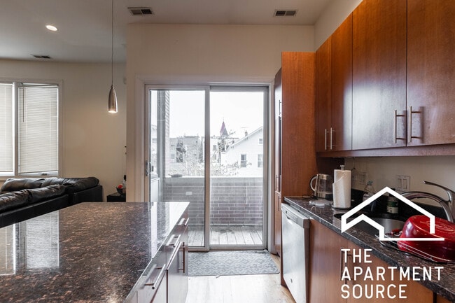 Photo - 1356 W Augusta Blvd Unit 201
