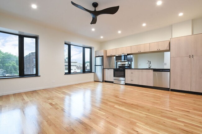 Photo - 3429 W Fullerton Ave Unidad 2