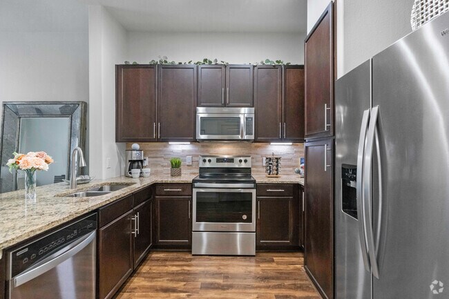 1BR, 1BA - 631SF - Kitchen - 7-Seventy
