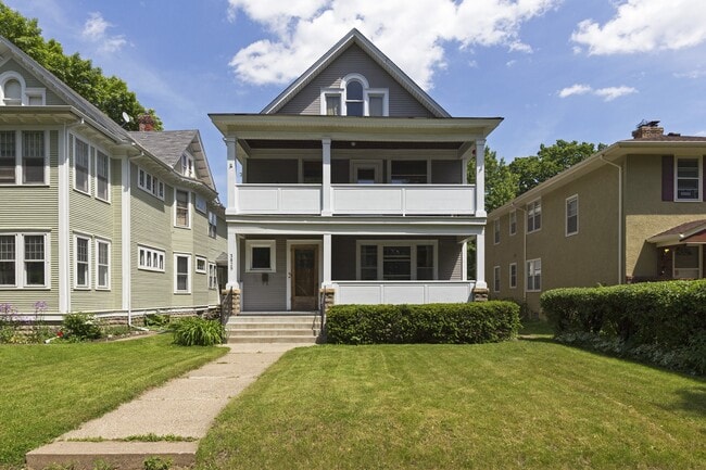 Building Photo - 3829 Pillsbury Ave S Unit #1