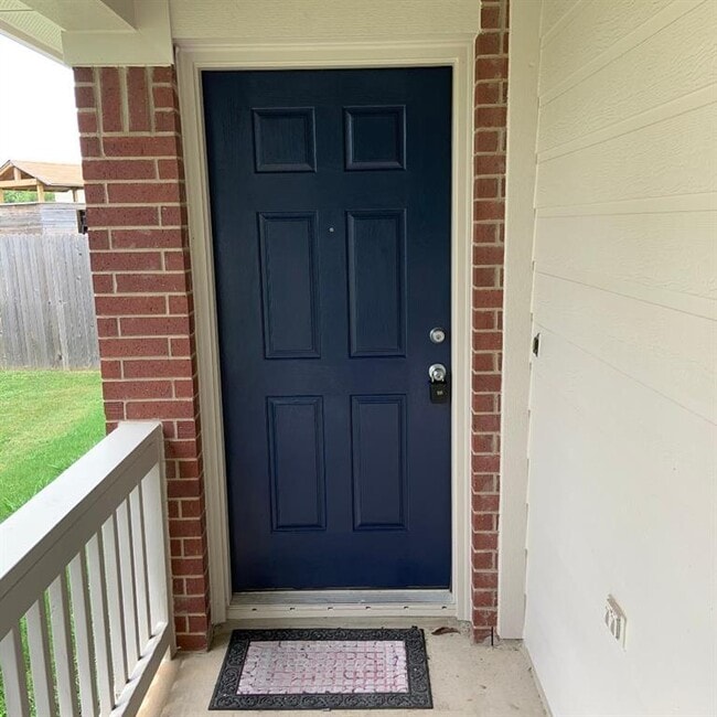 Photo - 334 Precipice Way