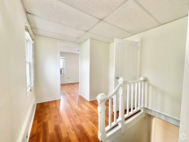 Building Photo - 1144 Upper Mulberry St Rental