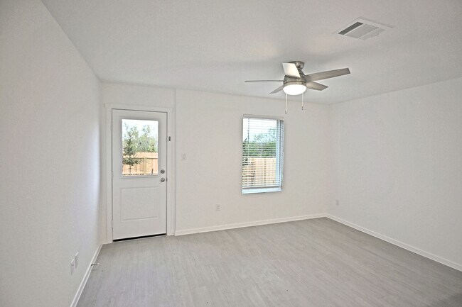 Photo - 12105 Floral Blossom