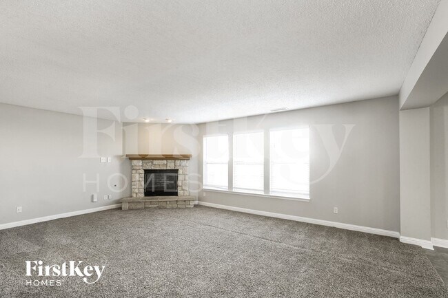 8744 Orchard Grove Ln