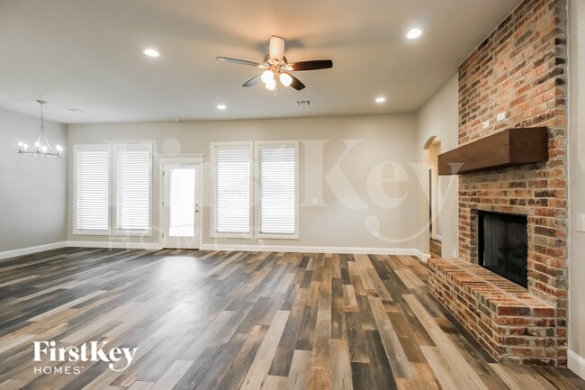 Photo - 13904 Hutchinson Pl