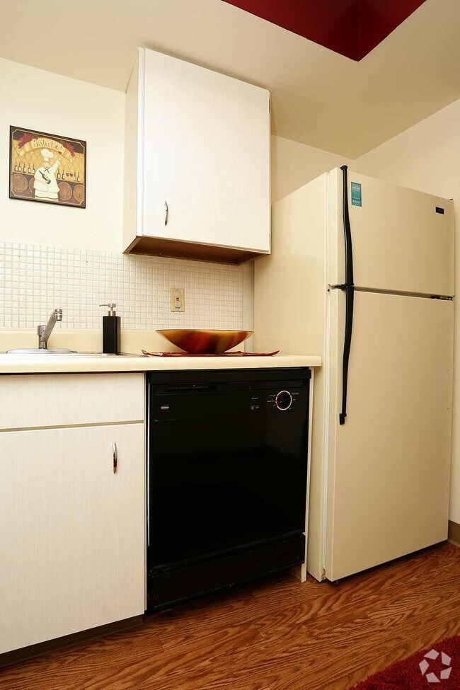 Paddock Village Apartments For Rent in Florissant, MO